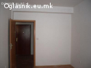 Izdavam stan vo centar